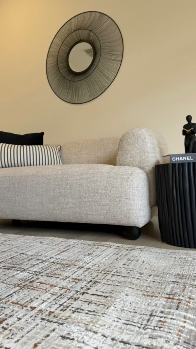 ✨ **Why rugs matter:**🔥 Don’t be afraid to mix it up, round, oval, runner, or rectangular, playing with different rug shapes really makes a difference. A round rug under a coffee table softens sharp furniture lines. A rug under a dinning table gives it some comford. Small styling choice, huge visual impact.Bottom line: never underestimate what’s under your feet. The right rug can lift a room from “fine” to “wow. #salifemagazine #adelaiderugs #stagewithstyle #rugsstyling #adelaideproperty